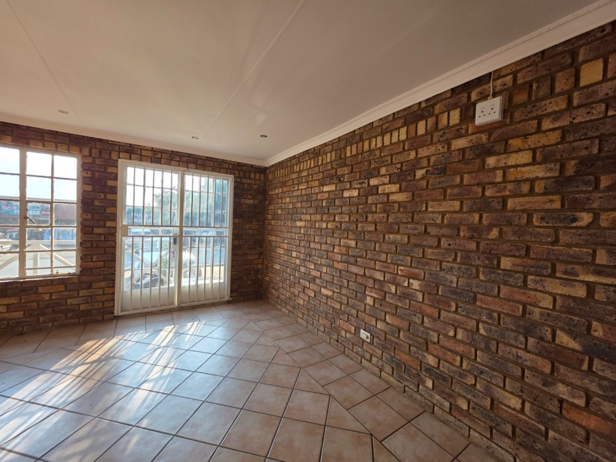 To Let commercial Property for Rent in Schoemansville North West